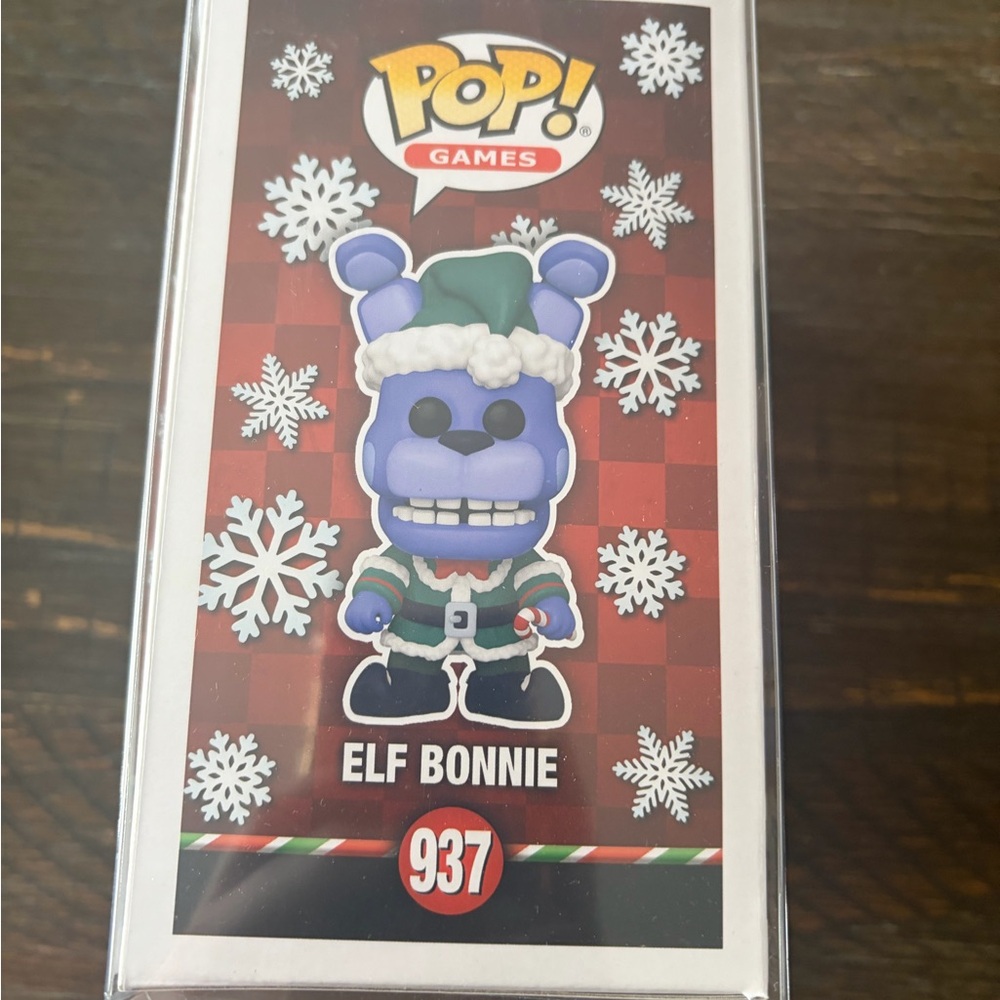 Funko Elf Bonnie Purple with Green and White Holiday Outfit - Picture 4 of 4
